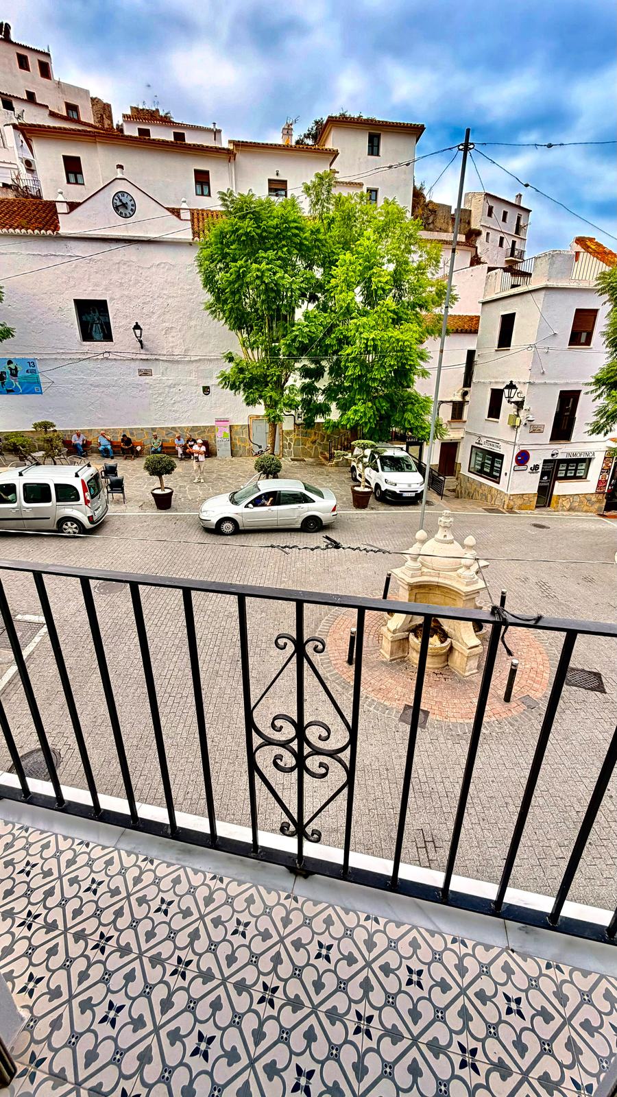 La plaza vista desde el balcón